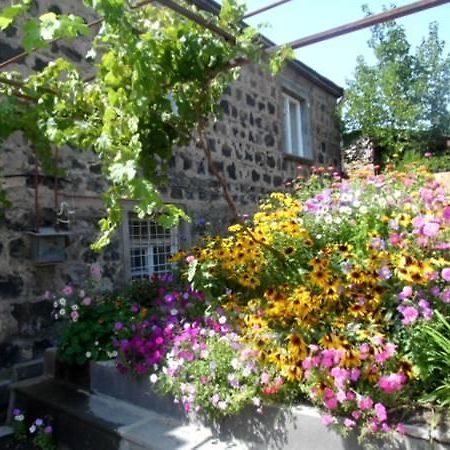 B&B Ruzan Yeghegnadzor ภายนอก รูปภาพ