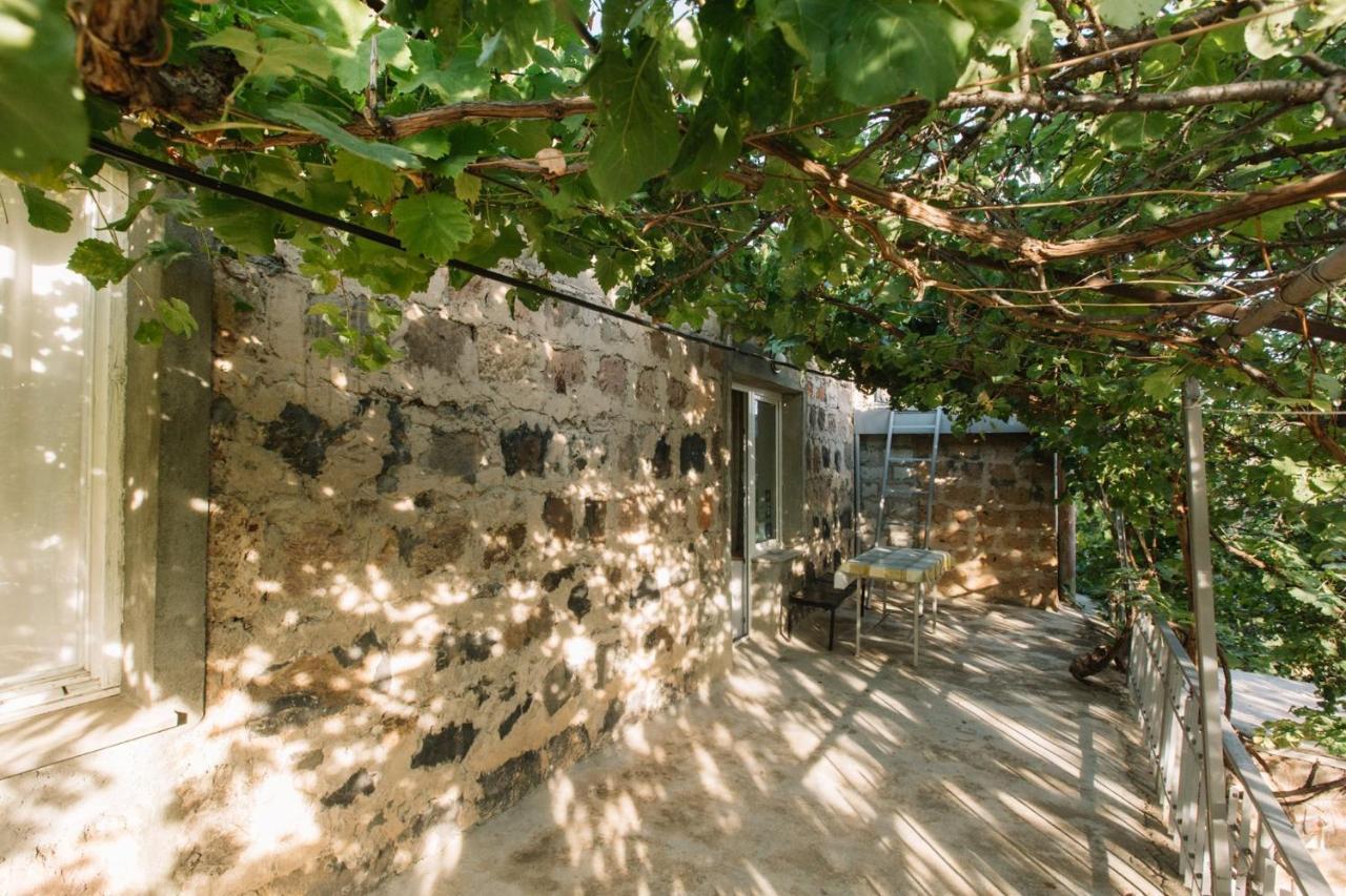B&B Ruzan Yeghegnadzor ภายนอก รูปภาพ