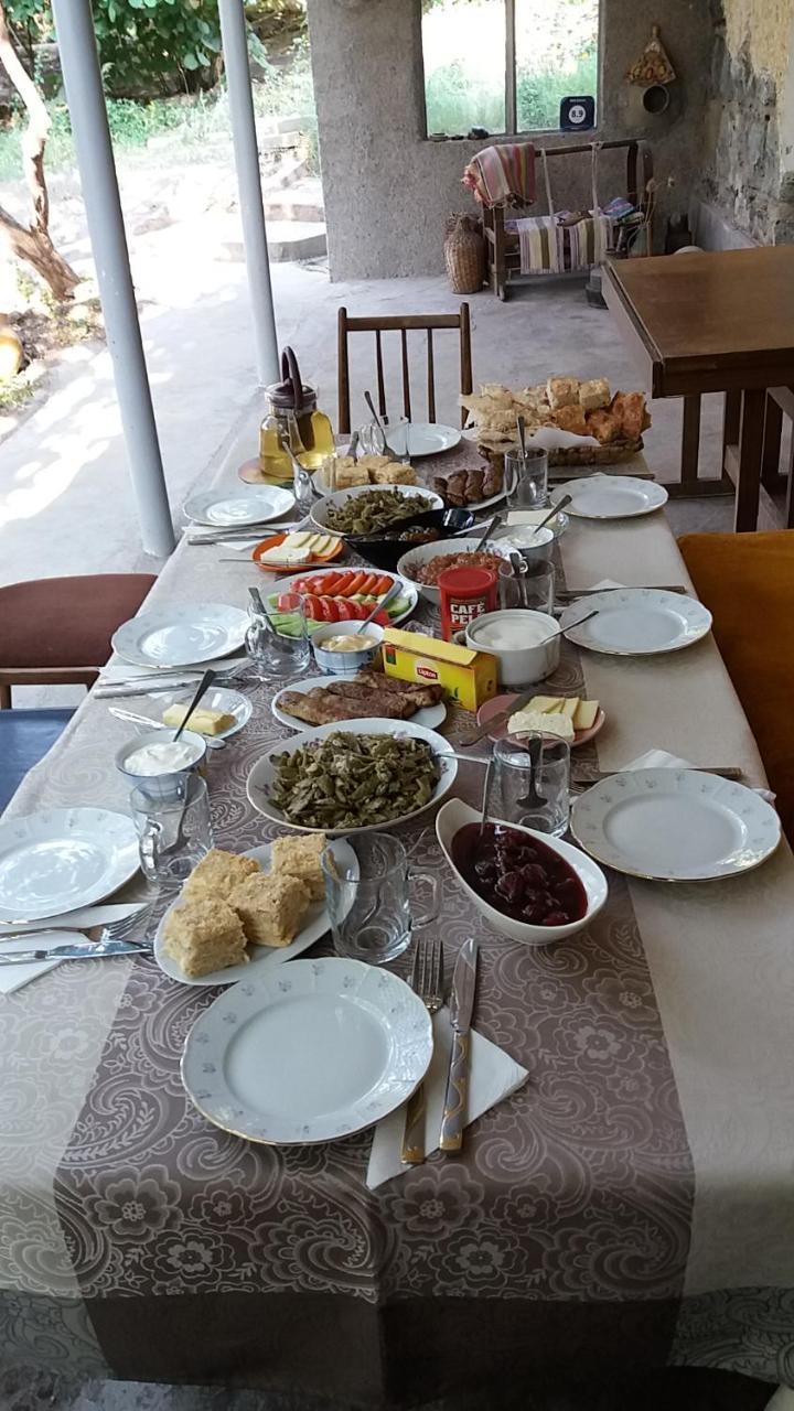 B&B Ruzan Yeghegnadzor ภายนอก รูปภาพ